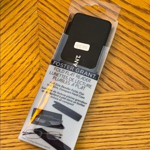 Foster Grant fold flat +2.50 reader glasses & case